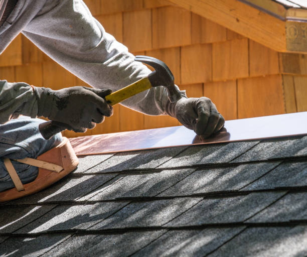 Best Commercial Roofing Services  in Tichigan, WI